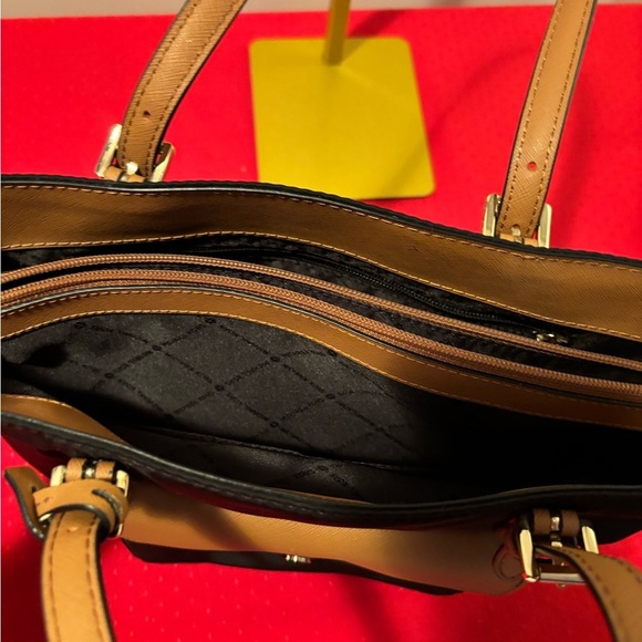 Black Nylon Bag - Picture 2 of 11